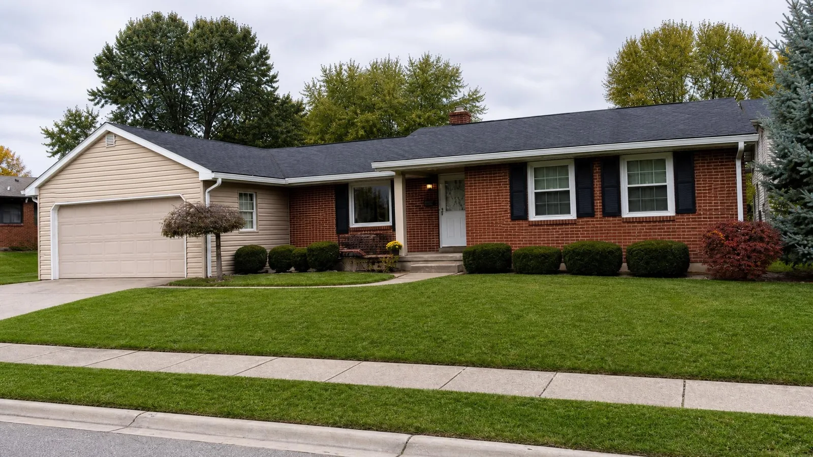Phoxel result for a brick ranch house, 2 of 2, generated from the source photos
