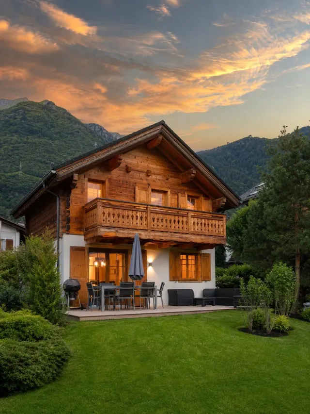 Luxury house exterior - Editorial