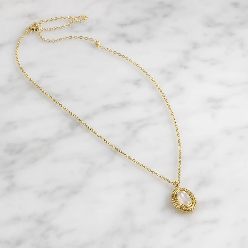 Phoxel result for a gold pendant necklace, 1 of 4, generated from the source photos
