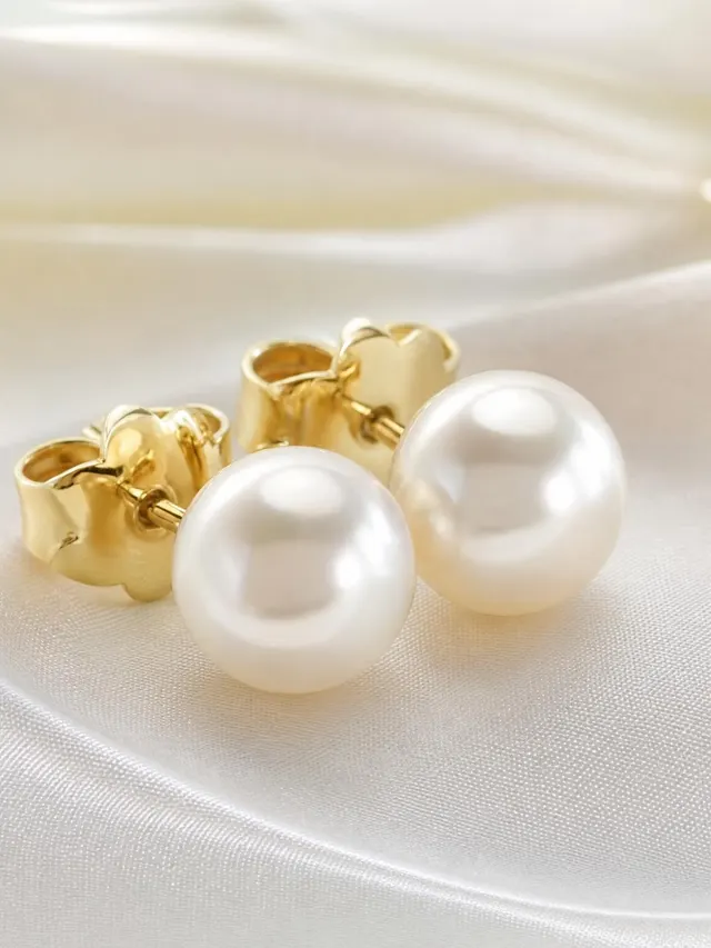 Jewelry on silk - Ivory silk